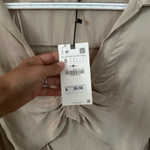 NWT Zara Cream/Biege Silk Cropped Top Sz S - Picture 3 of 5